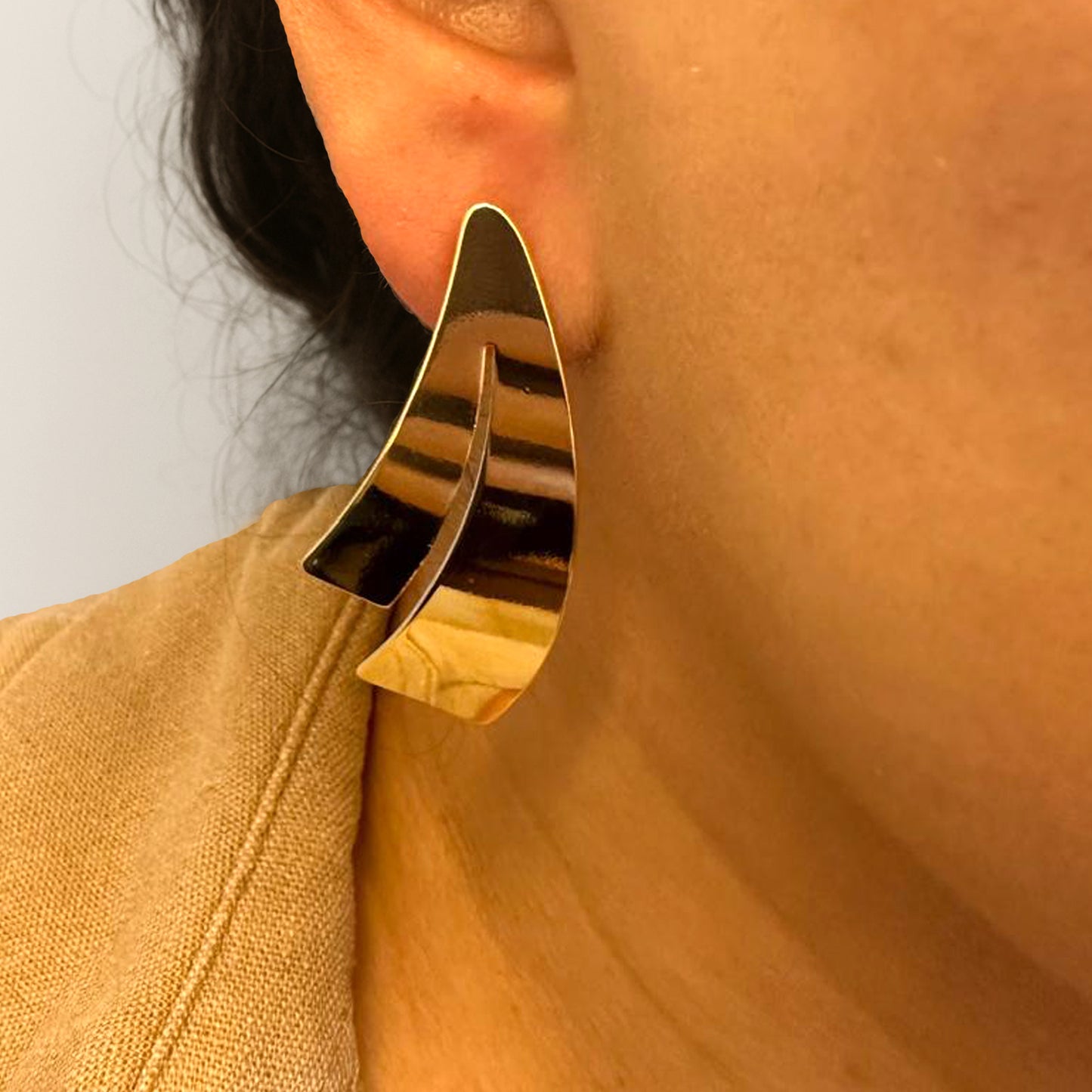 Brinco Instinto Dourado