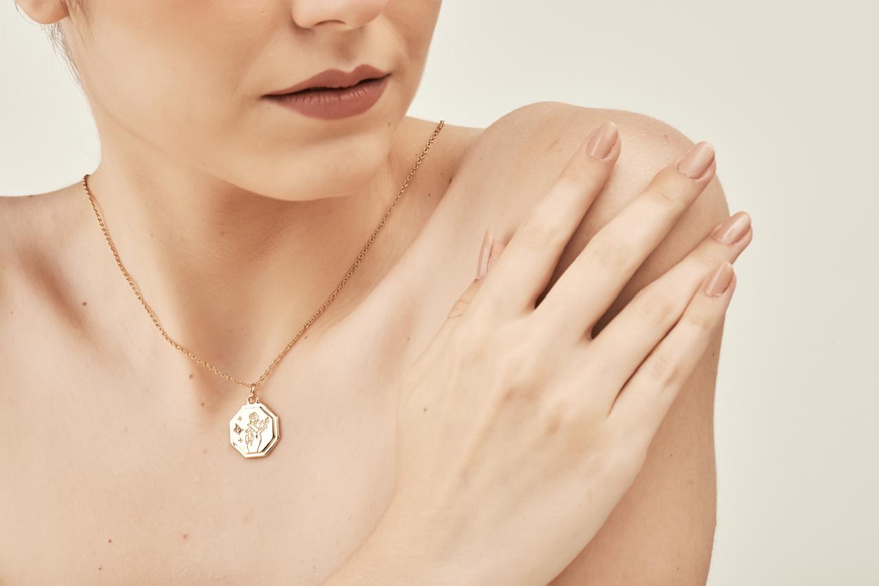 Pingente Medalha Seja Luz Dourada