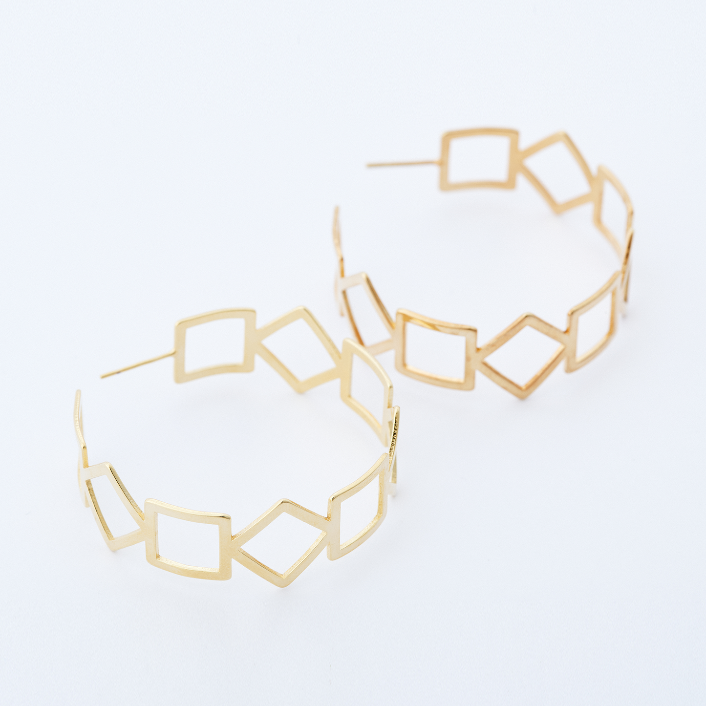 Brinco Argola Ângulo Dourado