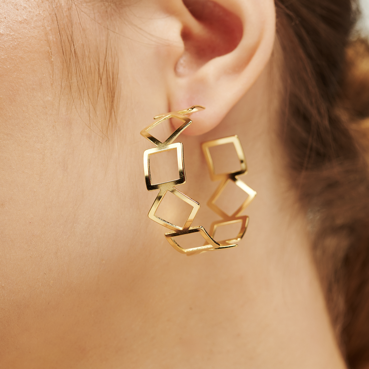 Brinco Argola Ângulo Dourado