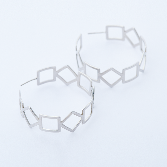 Brinco Argola Ângulo Ródio