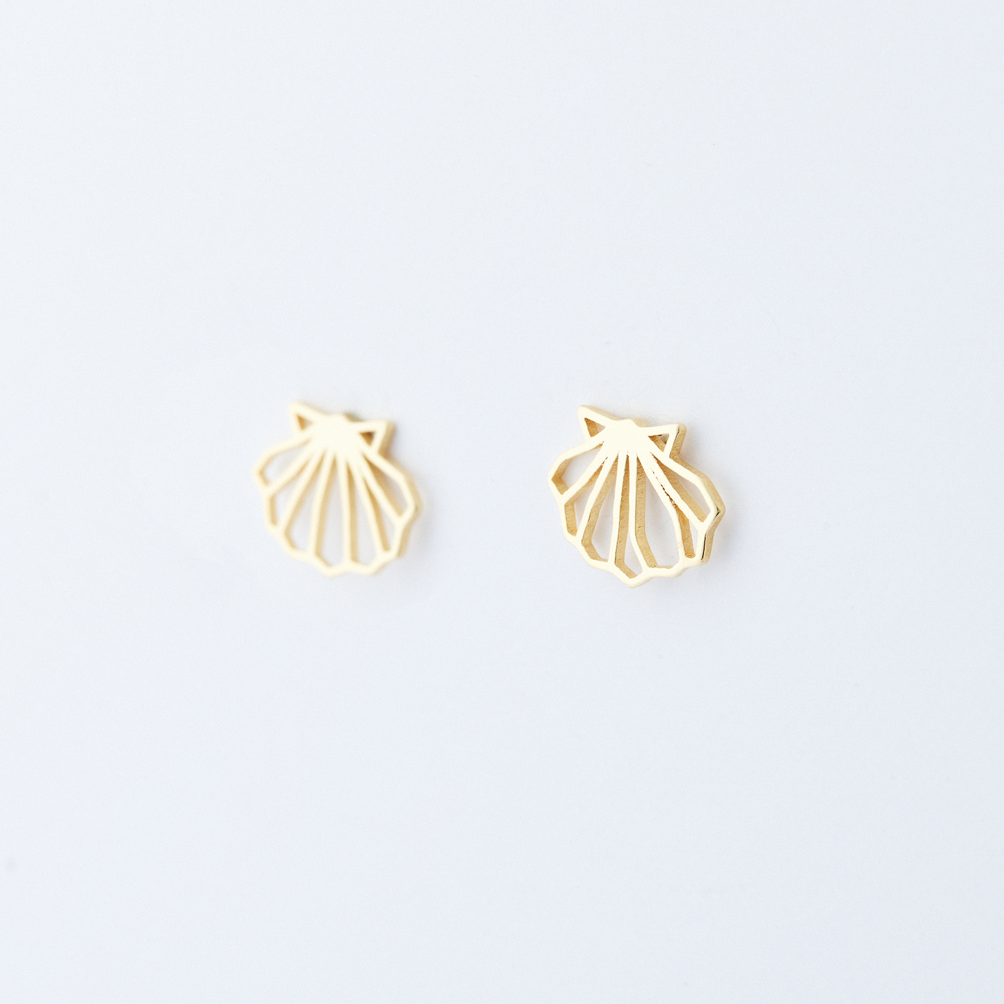 Brinco Concha Dourado