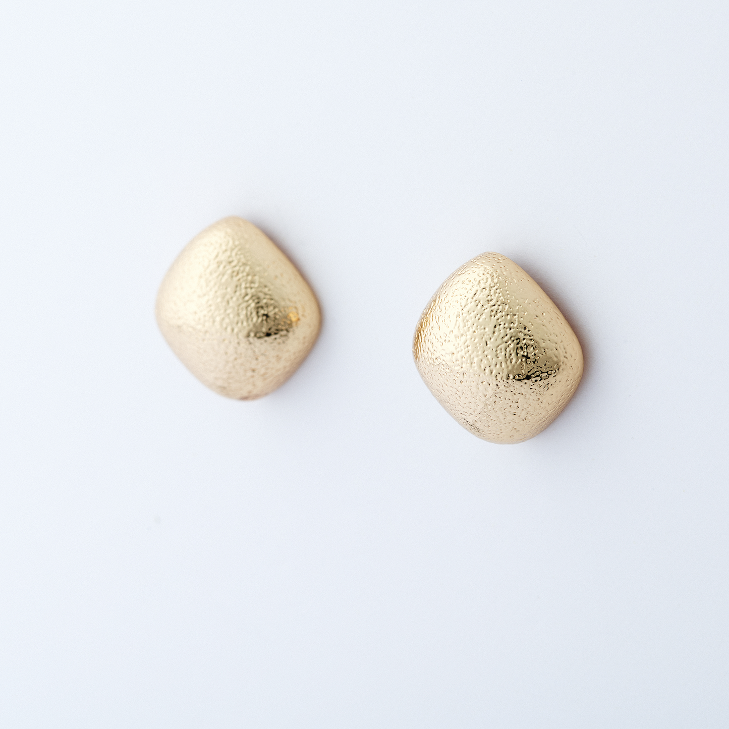 Brinco Lustre Dourado
