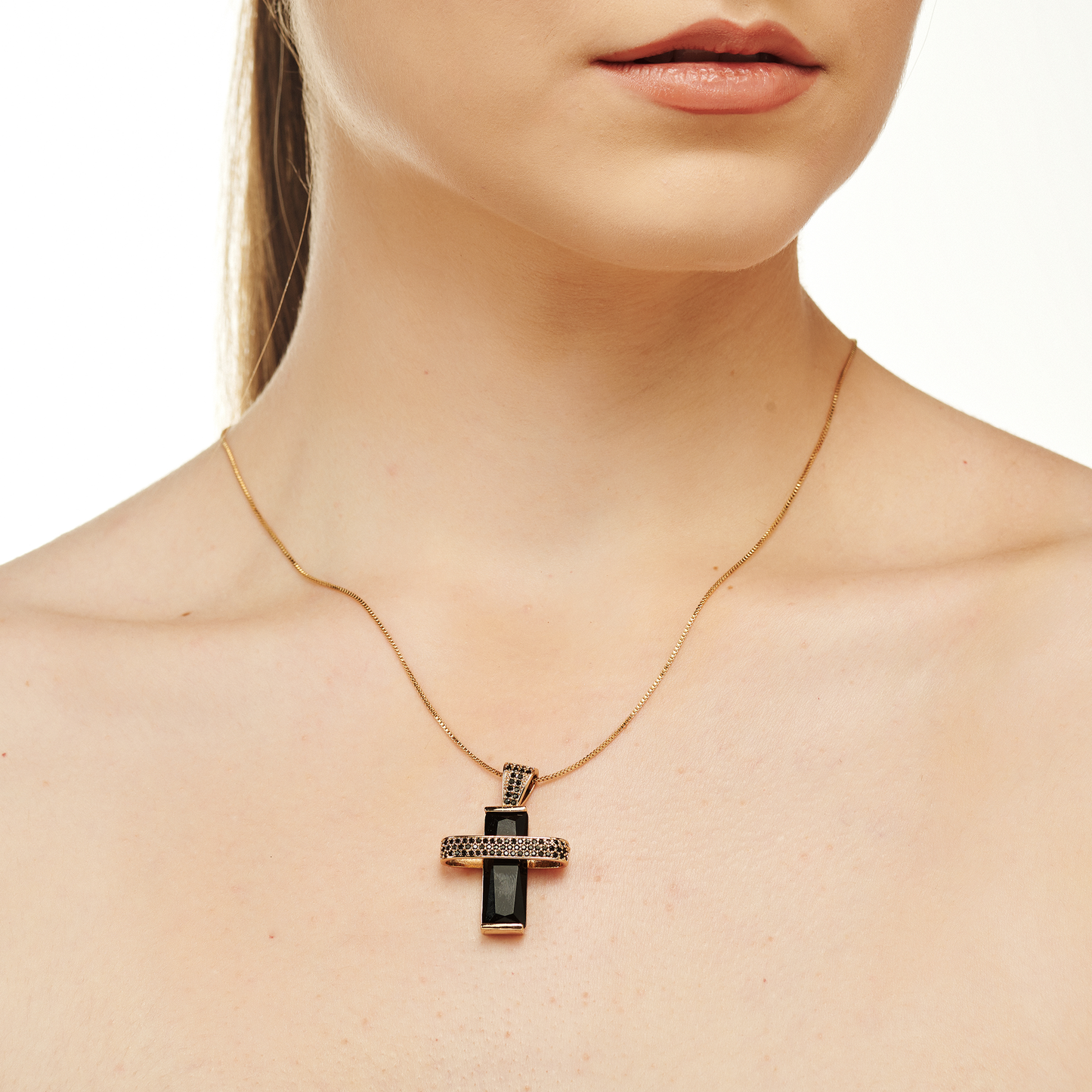Colar Horizonte Dourado Preto